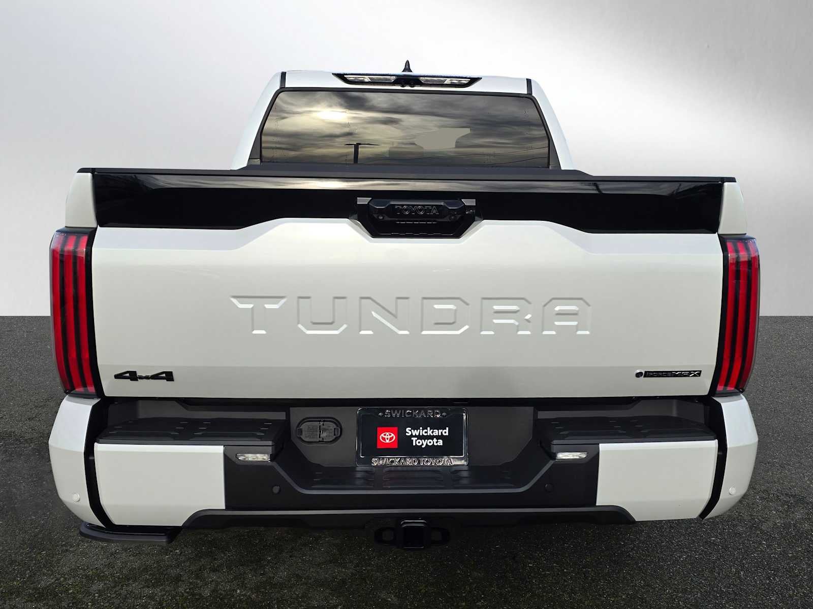 2026 Toyota Tundra i-FORCE MAX Tundra Platinum