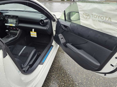 2026 Toyota GR86 Premium MT