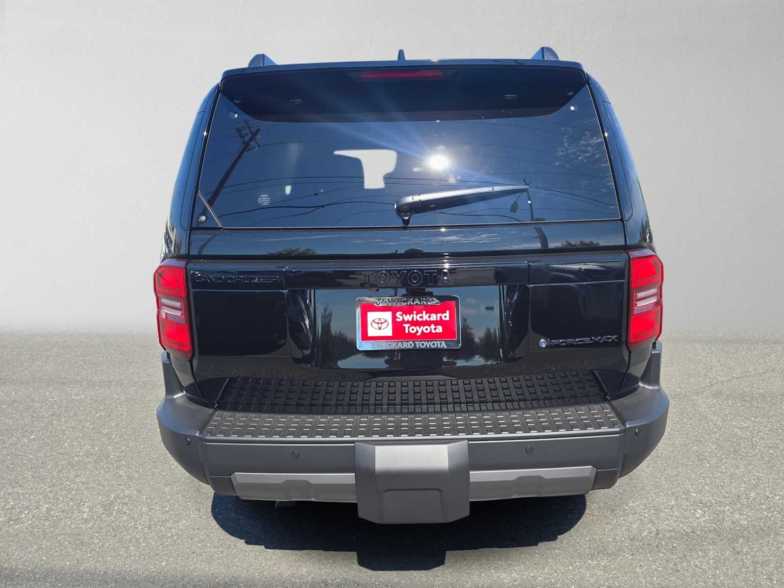 2027 Toyota Land Cruiser Base