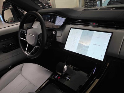 2026 Land Rover Range Rover Sport SE