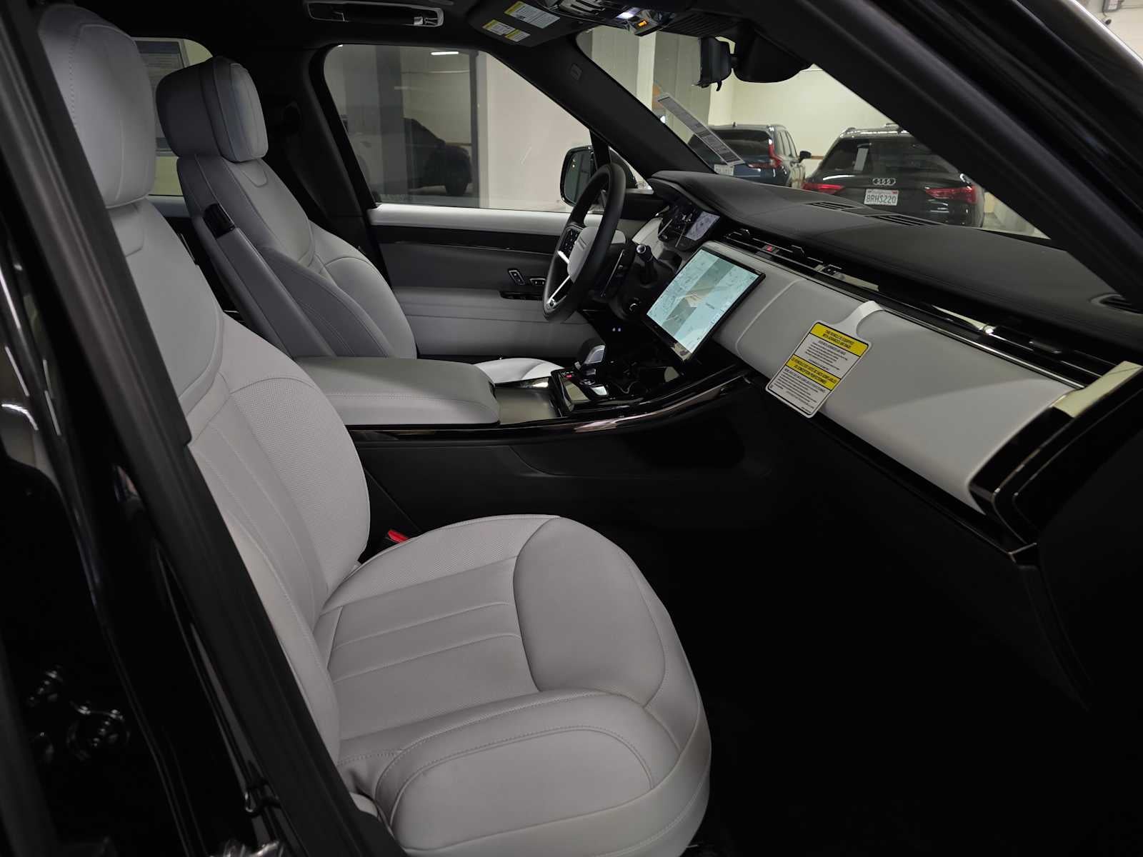 2026 Land Rover Range Rover Sport SE