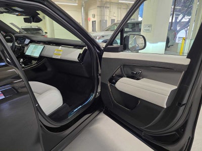 2026 Land Rover Range Rover Sport SE