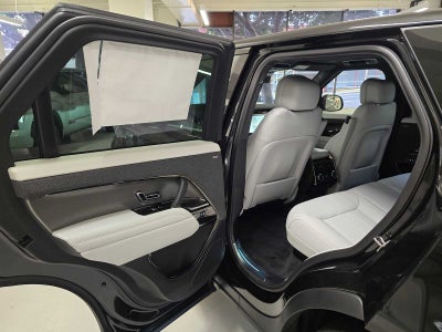 2026 Land Rover Range Rover Sport SE