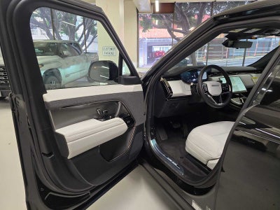 2026 Land Rover Range Rover Sport SE