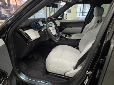 2026 Land Rover Range Rover Sport SE