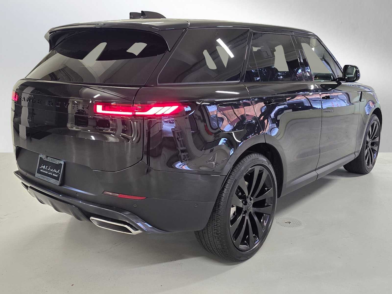 2026 Land Rover Range Rover Sport SE