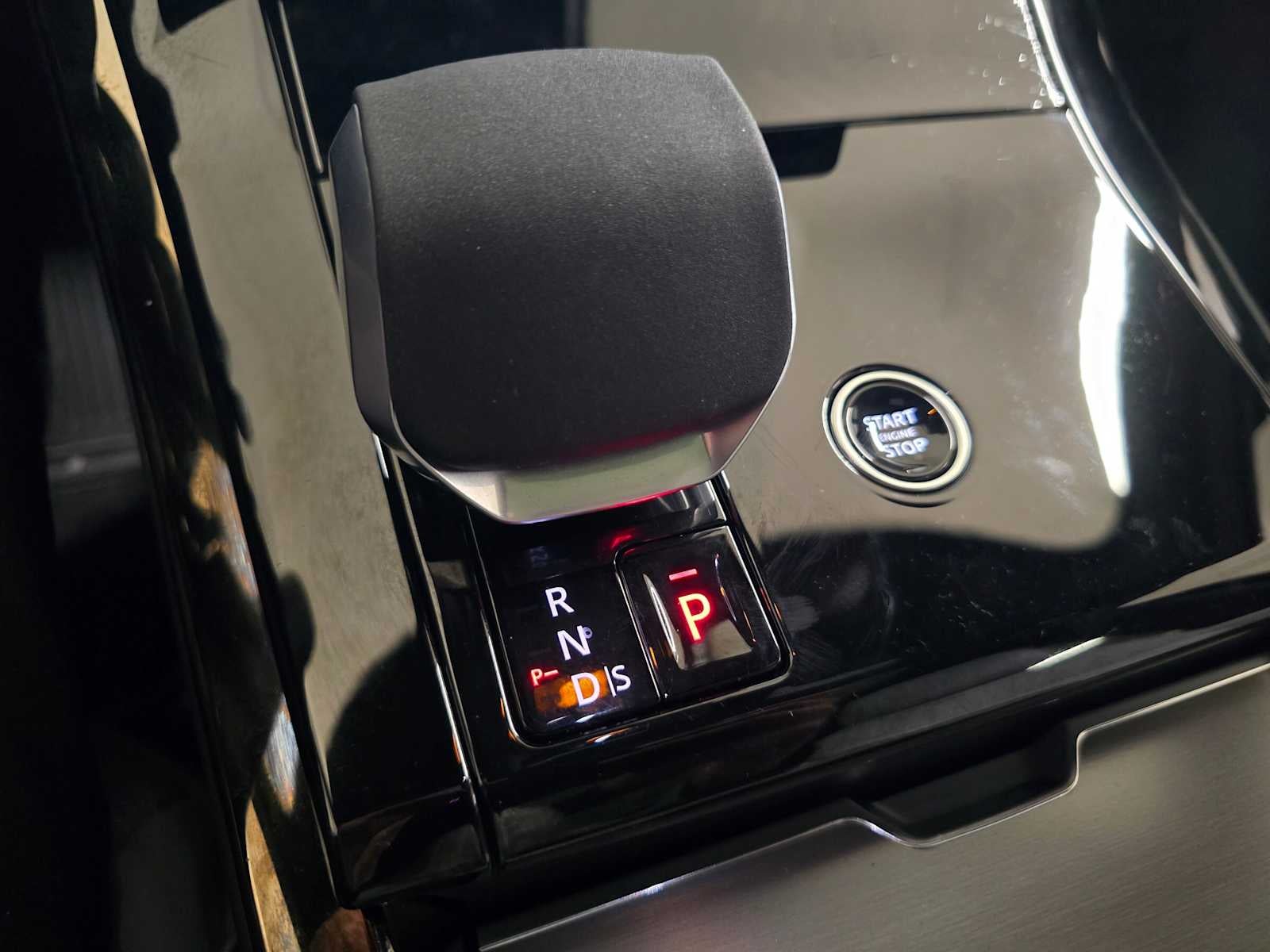 2026 Land Rover Range Rover Sport SE