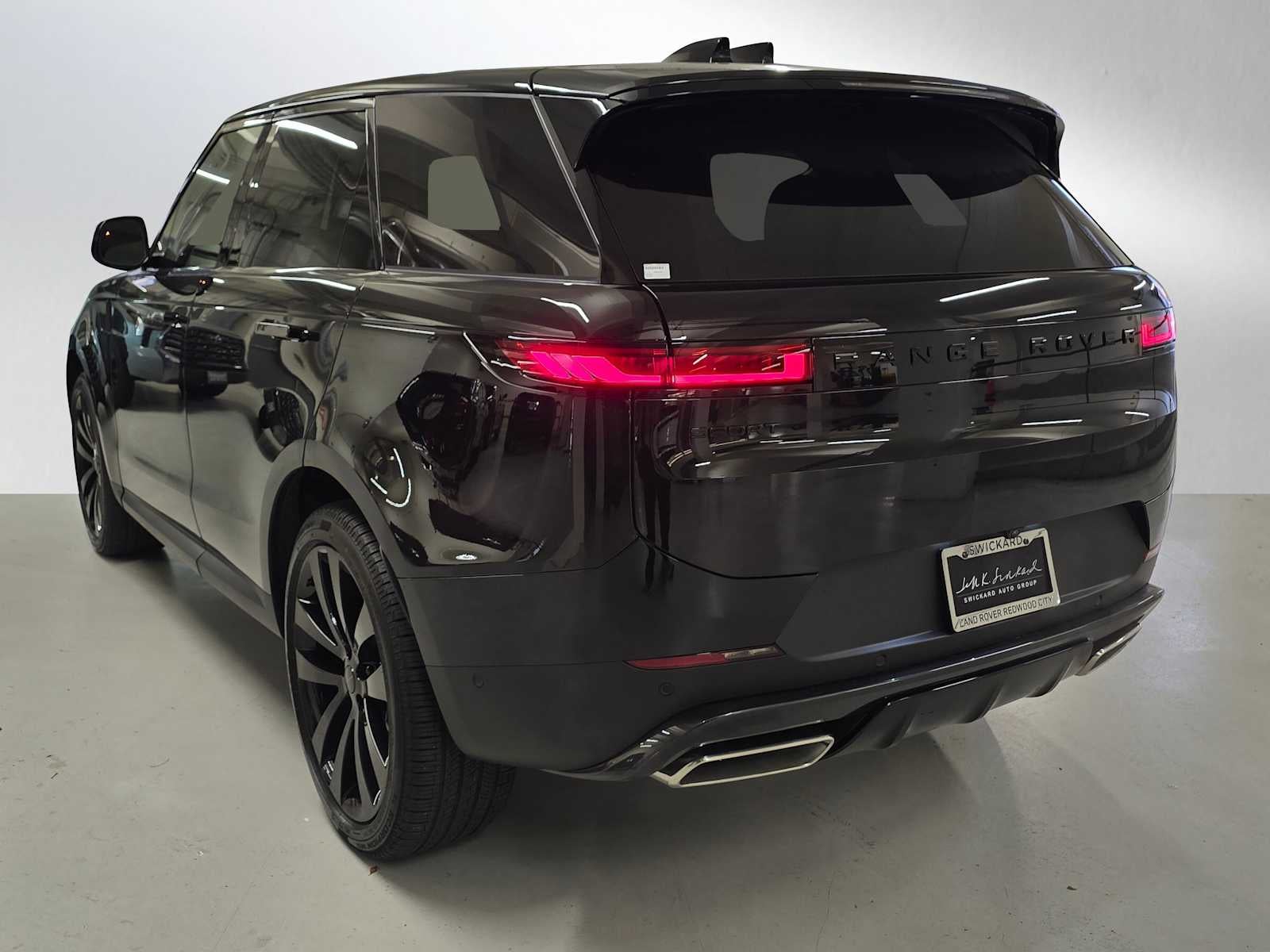 2026 Land Rover Range Rover Sport SE