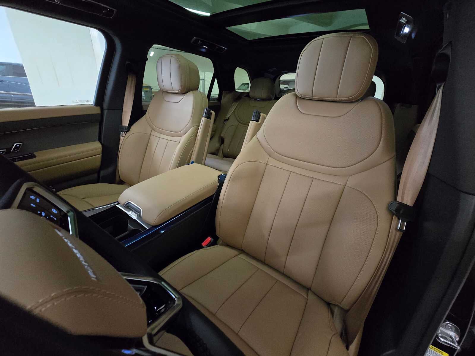 2026 Land Rover Range Rover Sport SE