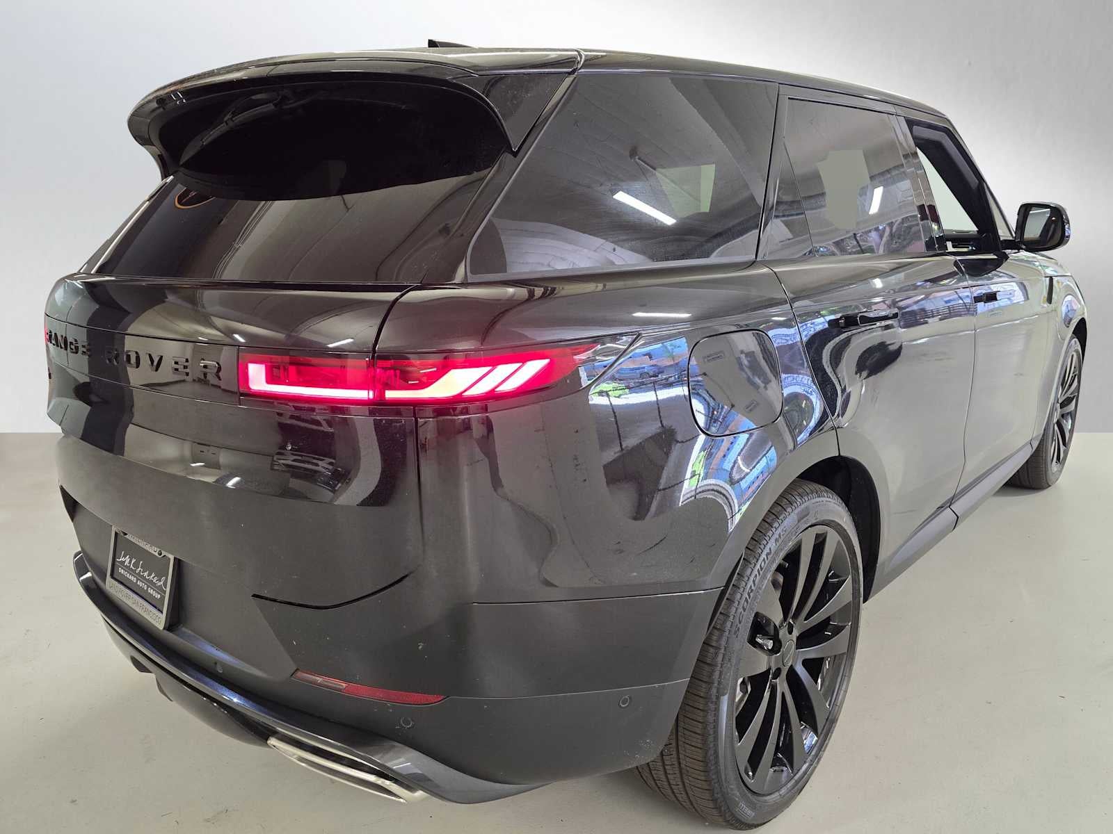 2026 Land Rover Range Rover Sport SE