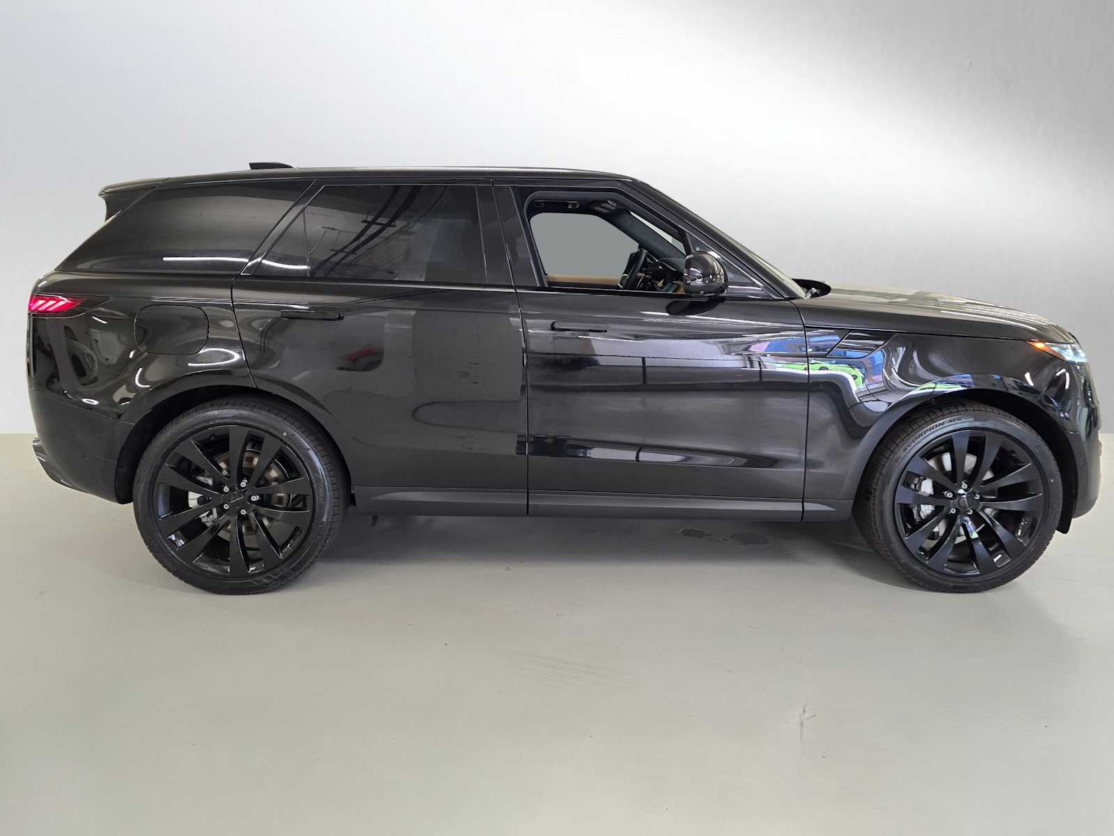 2026 Land Rover Range Rover Sport SE