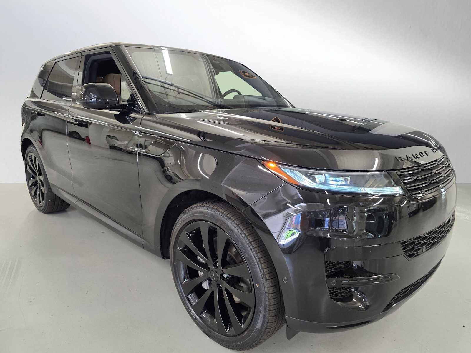 2026 Land Rover Range Rover Sport SE