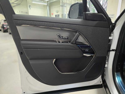 2026 Land Rover Range Rover Sport SE