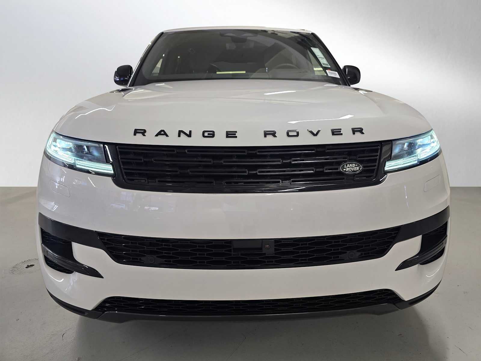 2026 Land Rover Range Rover Sport SE