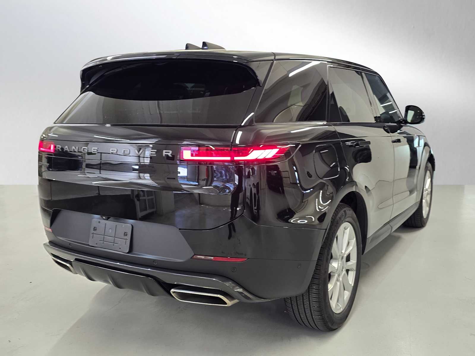 2025 Land Rover Range Rover Sport SE