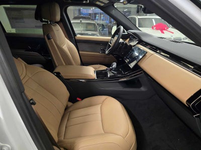 2026 Land Rover Range Rover Sport SE