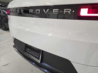 2026 Land Rover Range Rover Sport SE