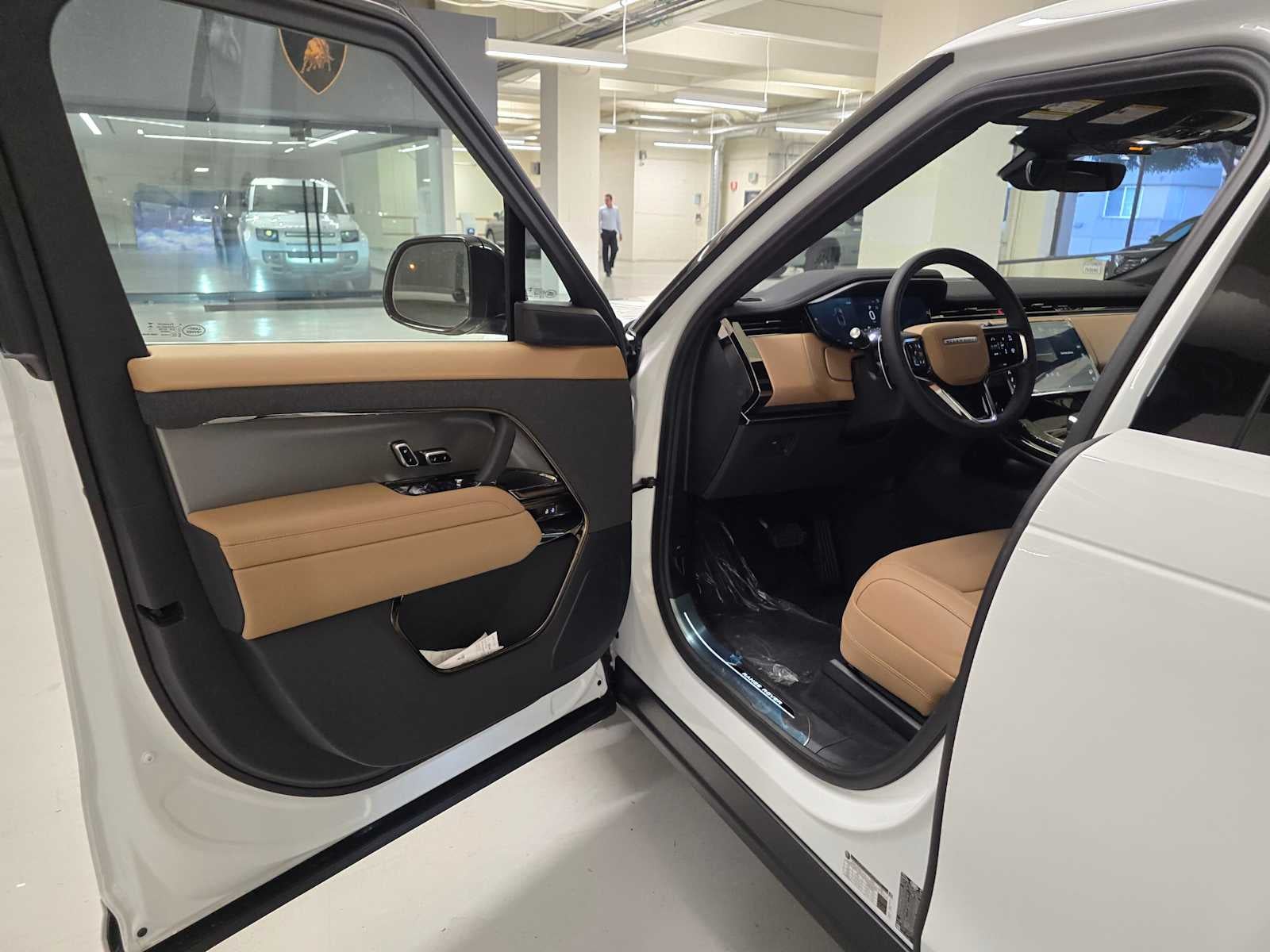 2026 Land Rover Range Rover Sport SE