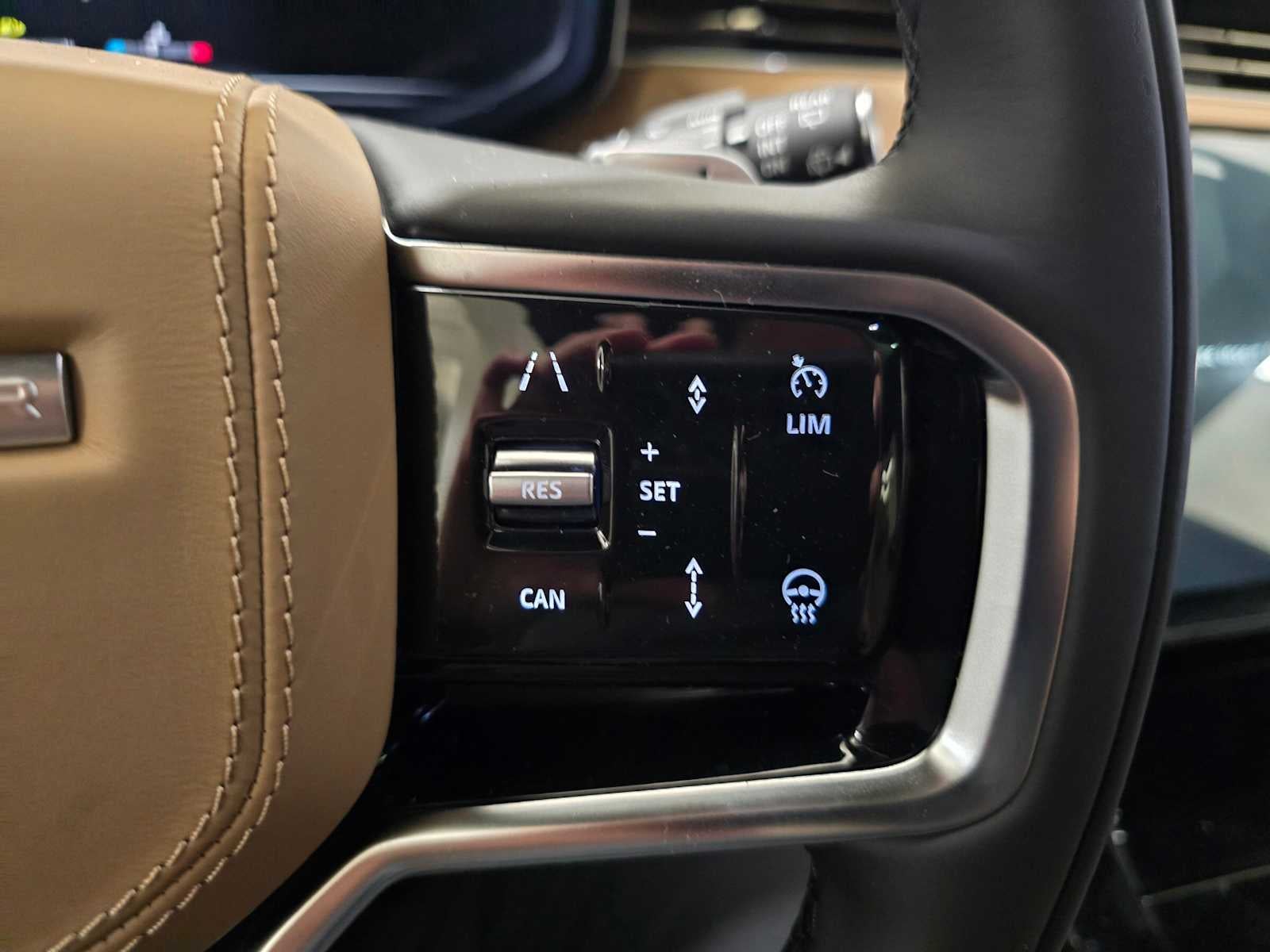 2026 Land Rover Range Rover Sport SE