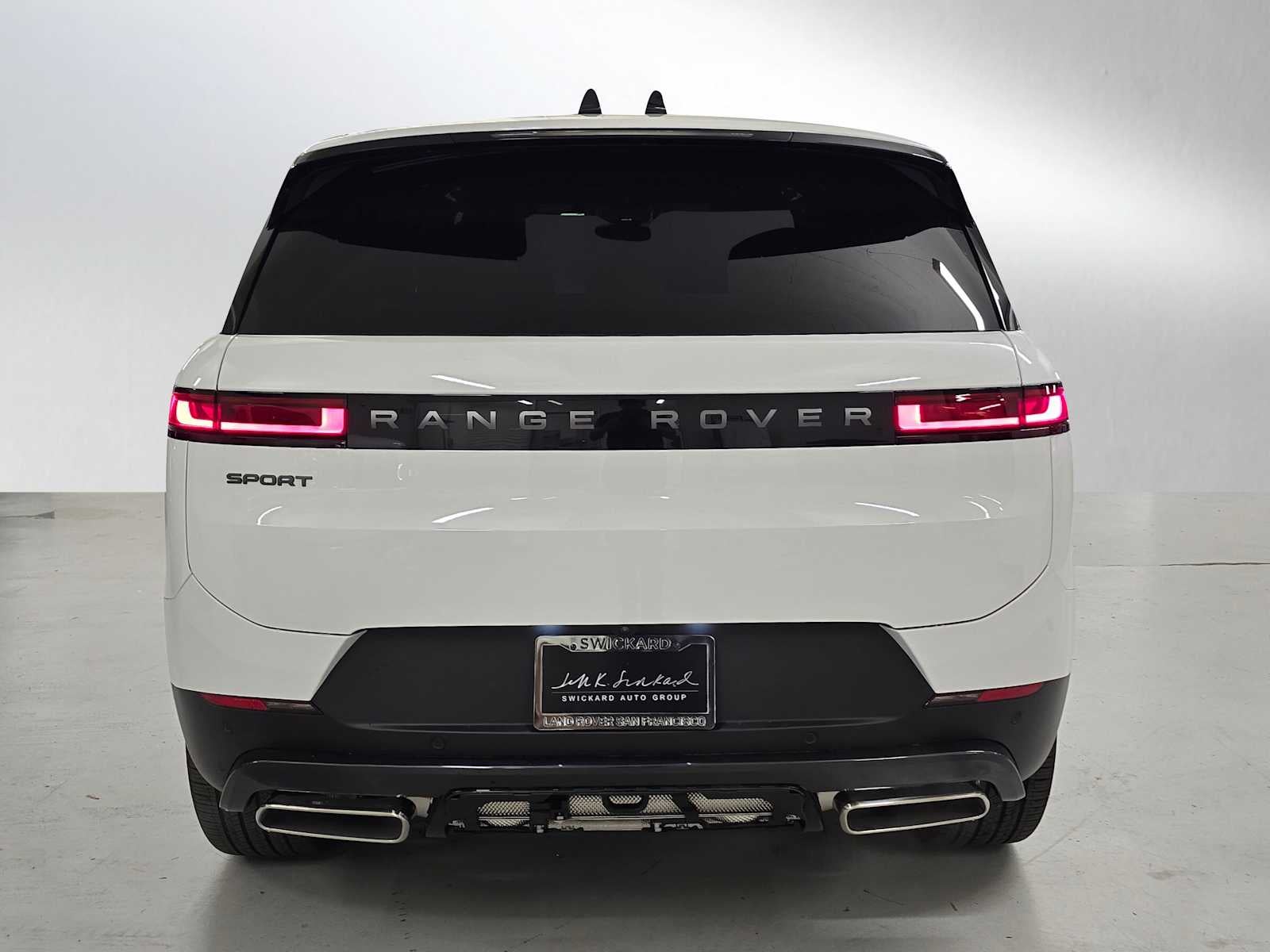 2026 Land Rover Range Rover Sport SE