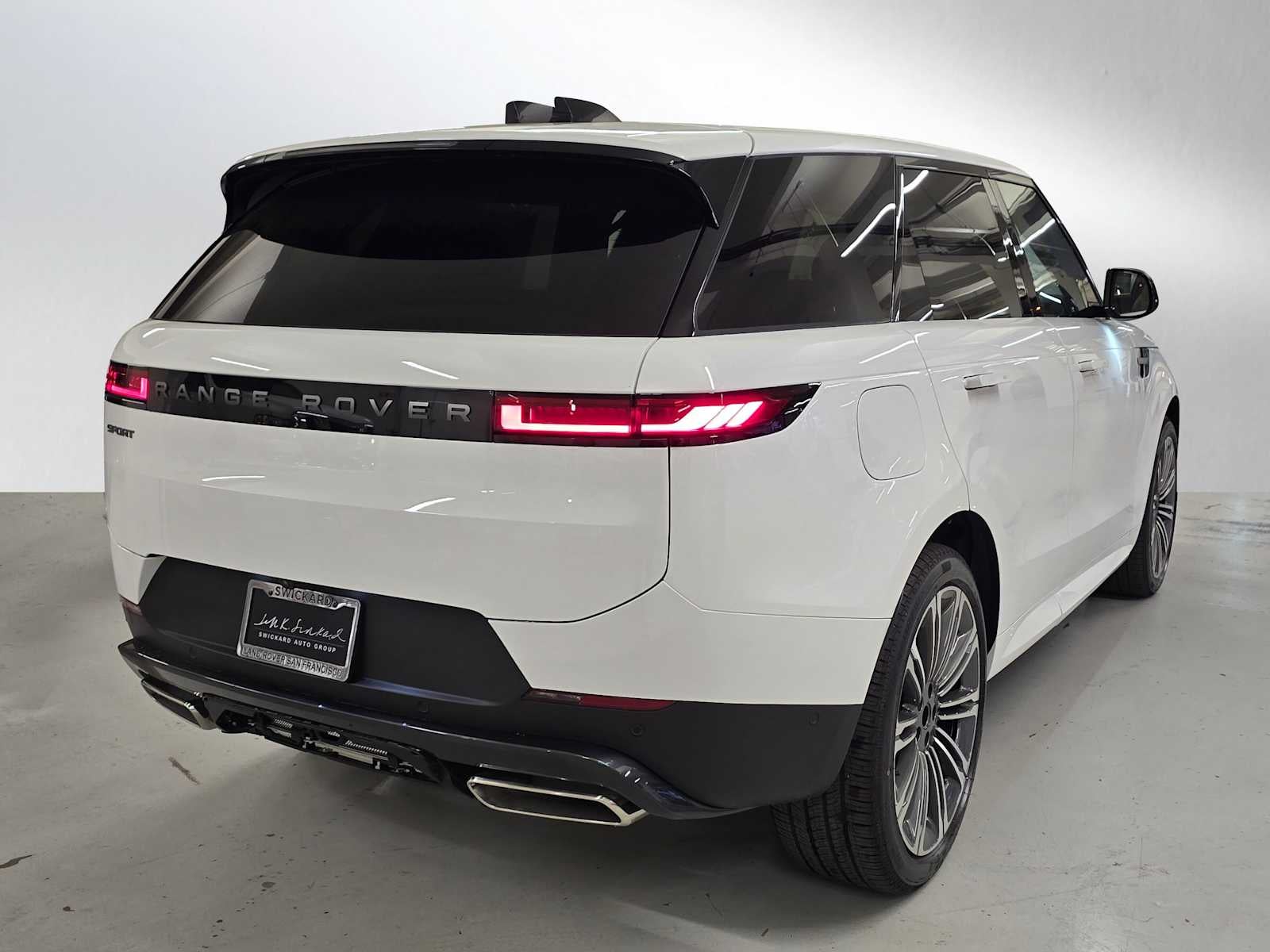 2026 Land Rover Range Rover Sport SE