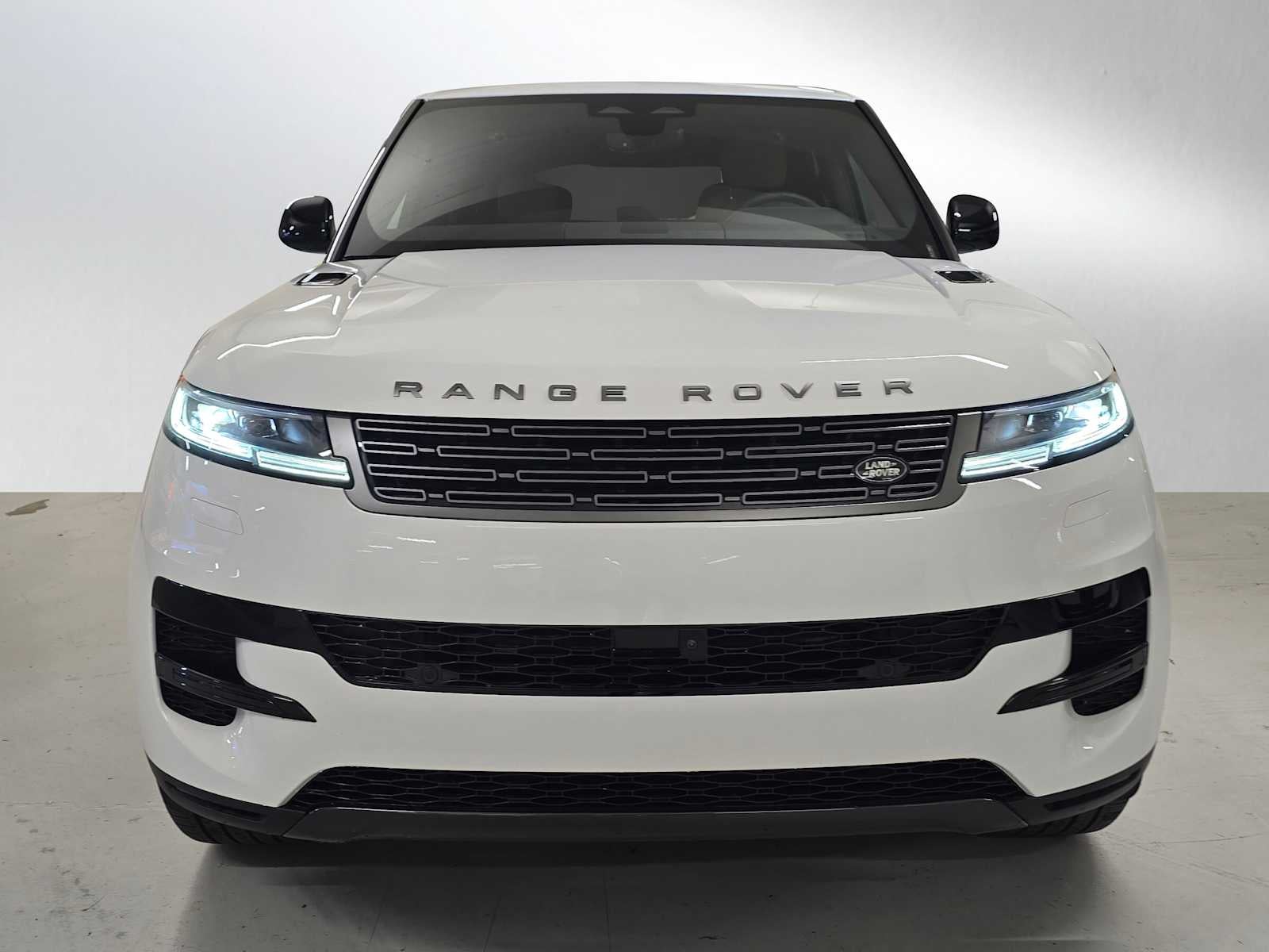 2026 Land Rover Range Rover Sport SE