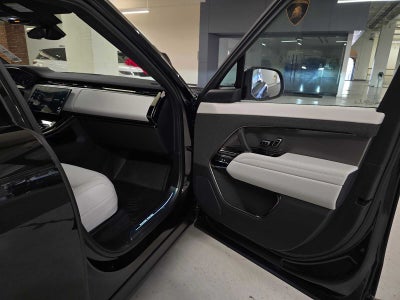 2026 Land Rover Range Rover Sport SE