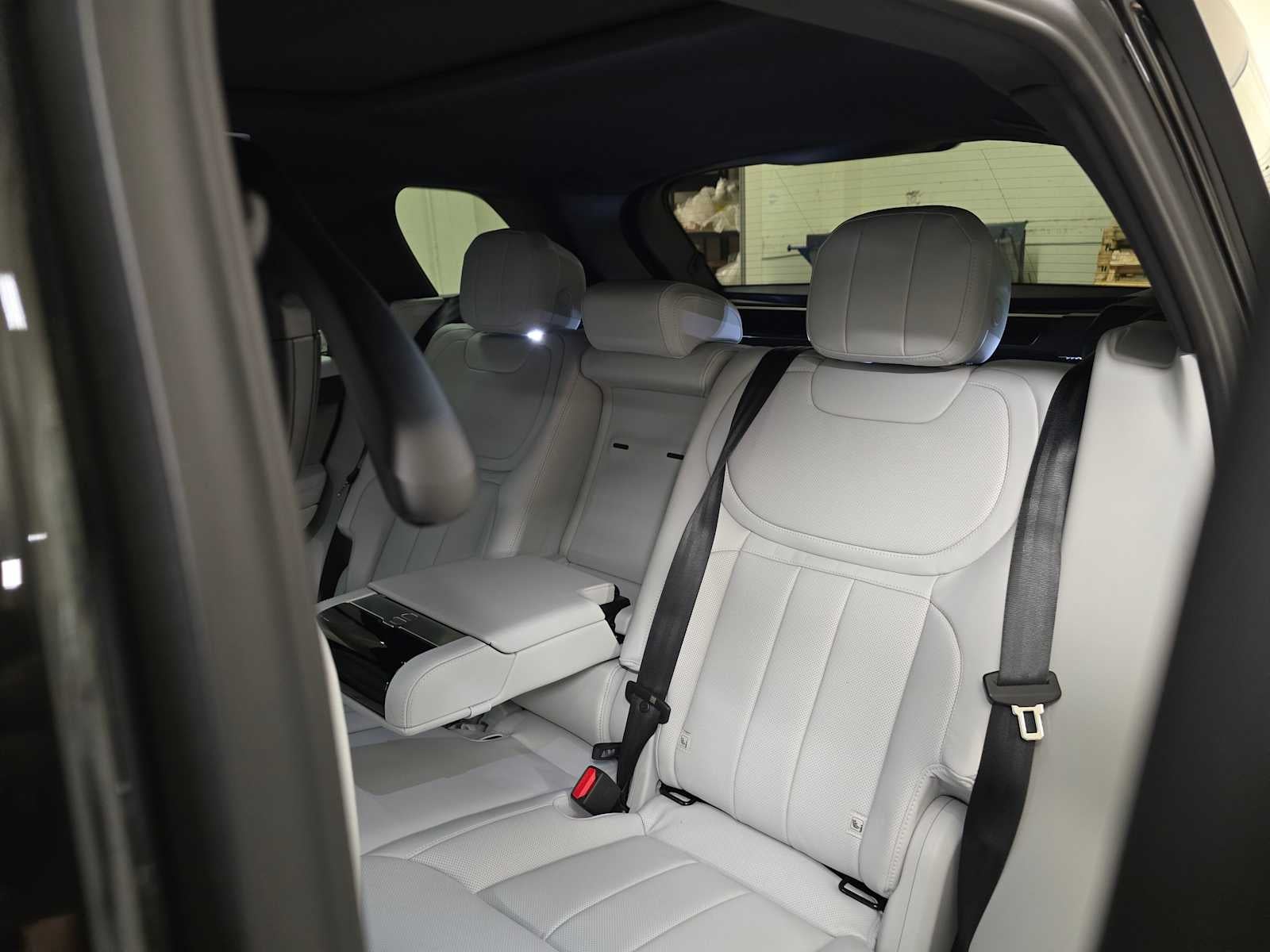 2026 Land Rover Range Rover Sport SE