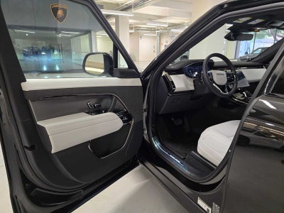 2026 Land Rover Range Rover Sport SE