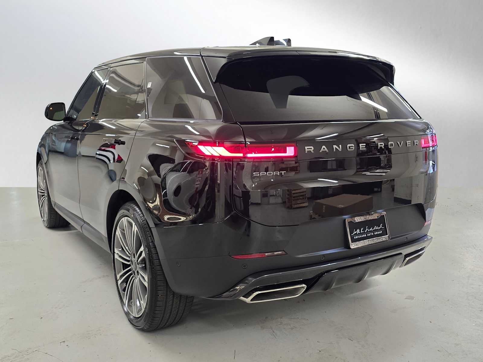 2026 Land Rover Range Rover Sport SE
