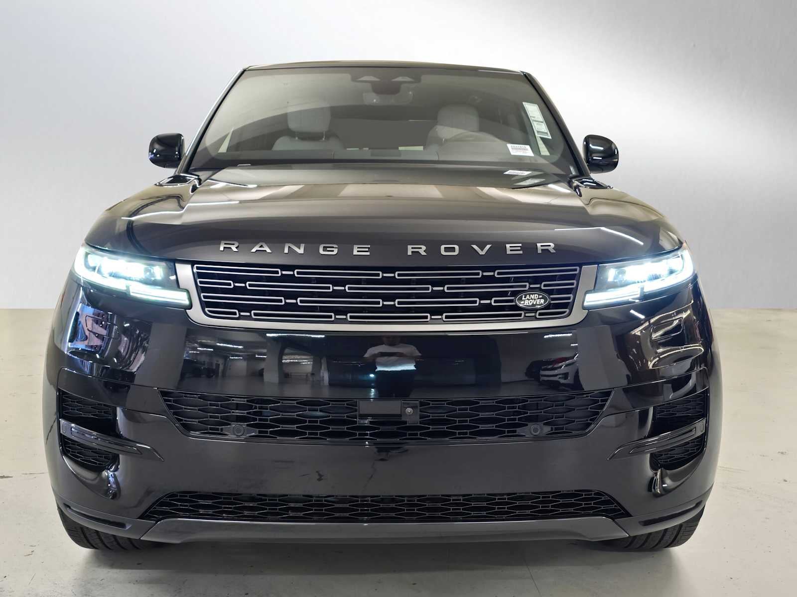 2026 Land Rover Range Rover Sport SE