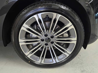 2026 Land Rover Range Rover Sport SE