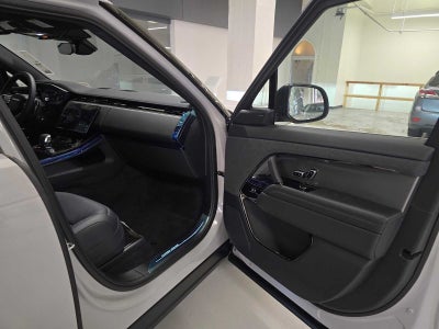 2026 Land Rover Range Rover Sport SE