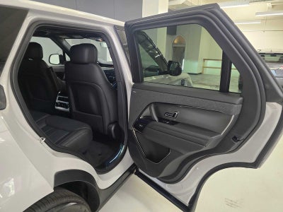 2026 Land Rover Range Rover Sport SE