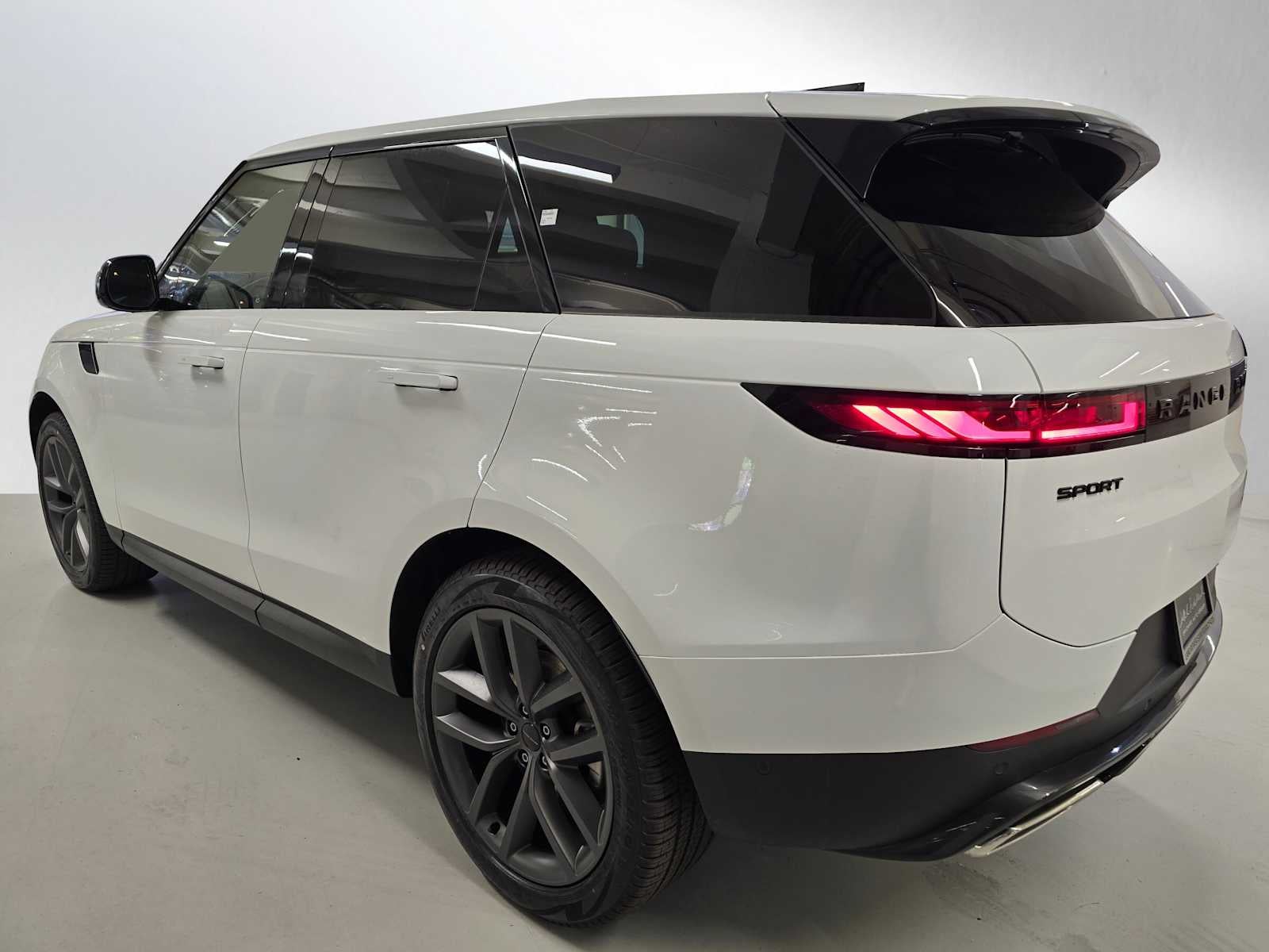 2026 Land Rover Range Rover Sport SE