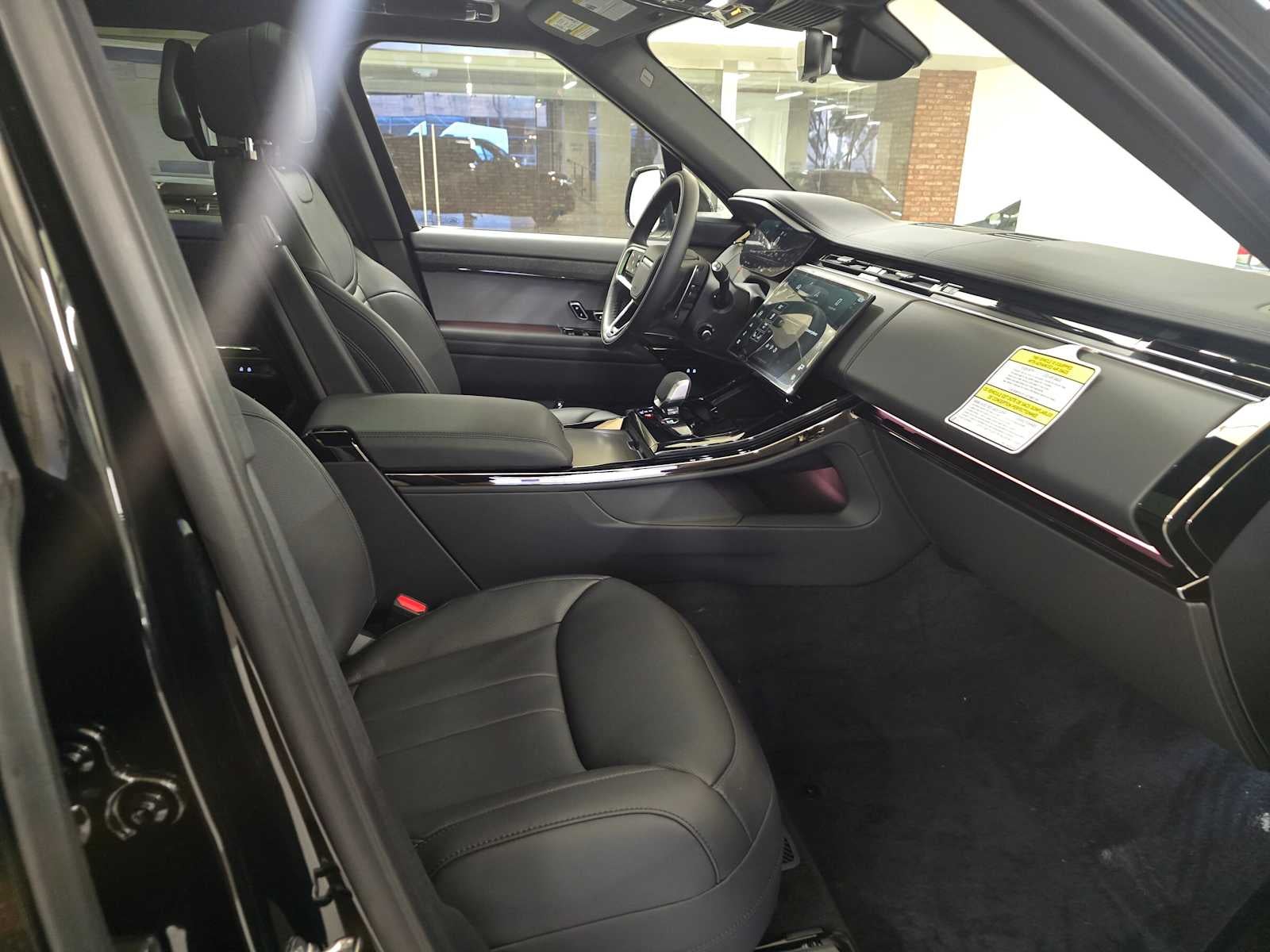 2026 Land Rover Range Rover Sport SE