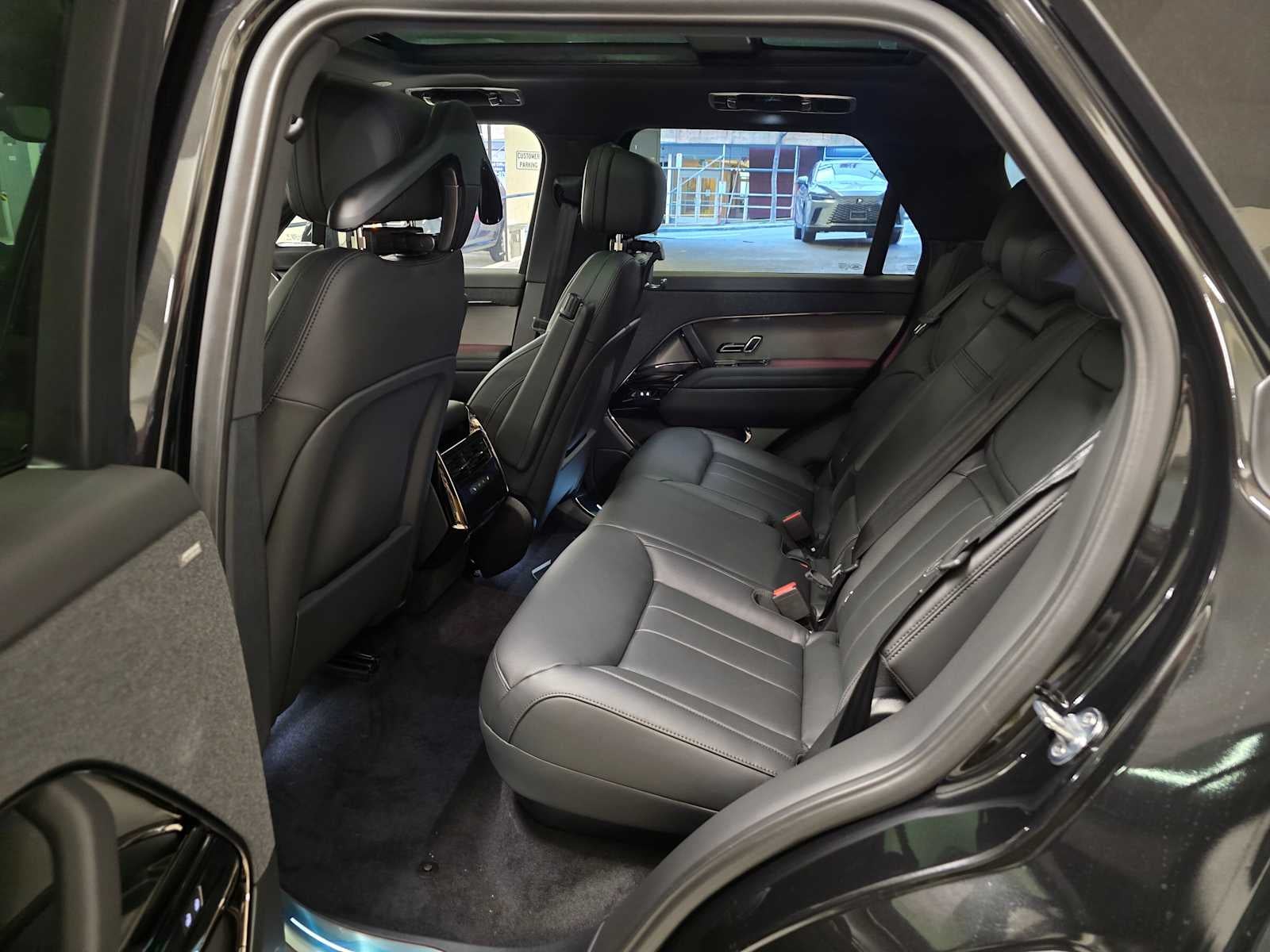 2026 Land Rover Range Rover Sport SE