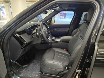 2026 Land Rover Range Rover Sport SE