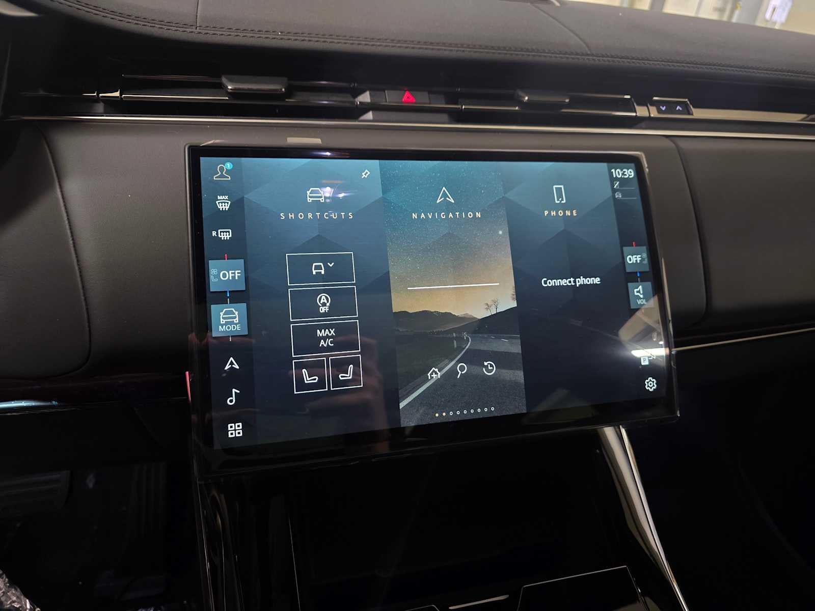 2026 Land Rover Range Rover Sport SE