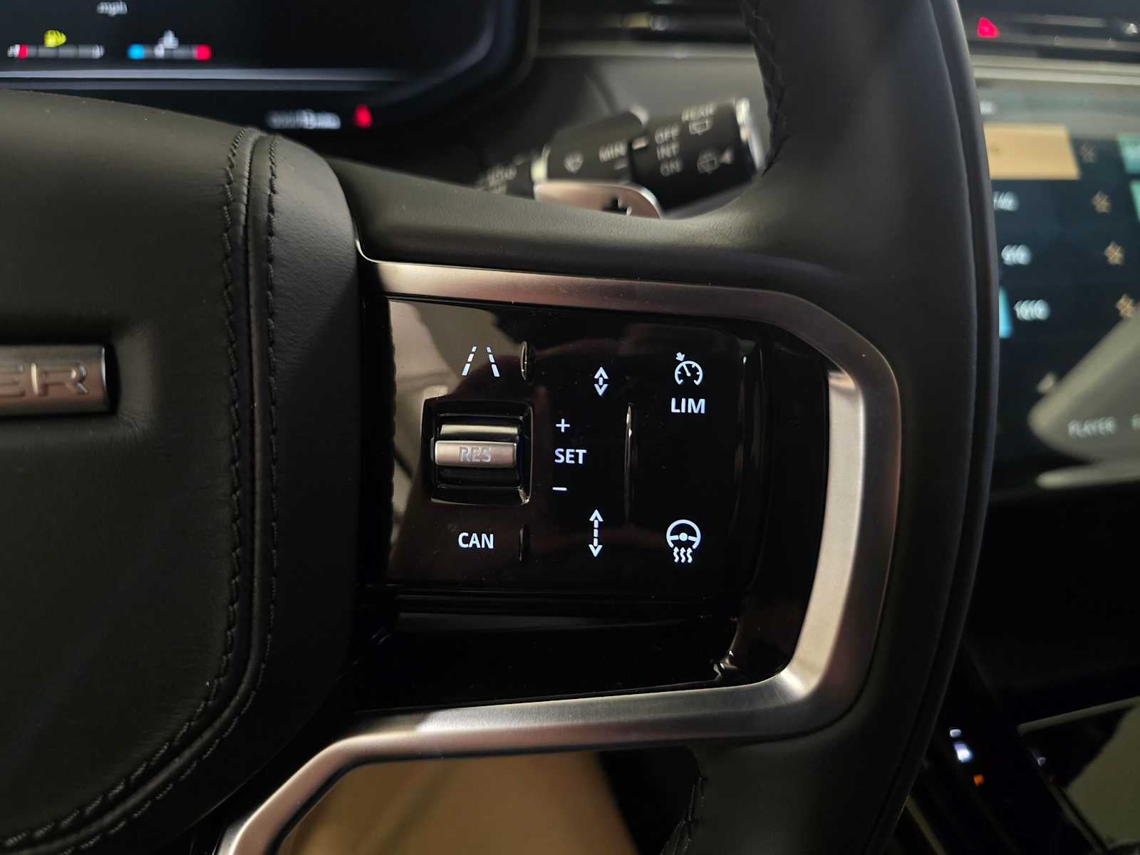 2026 Land Rover Range Rover Sport SE