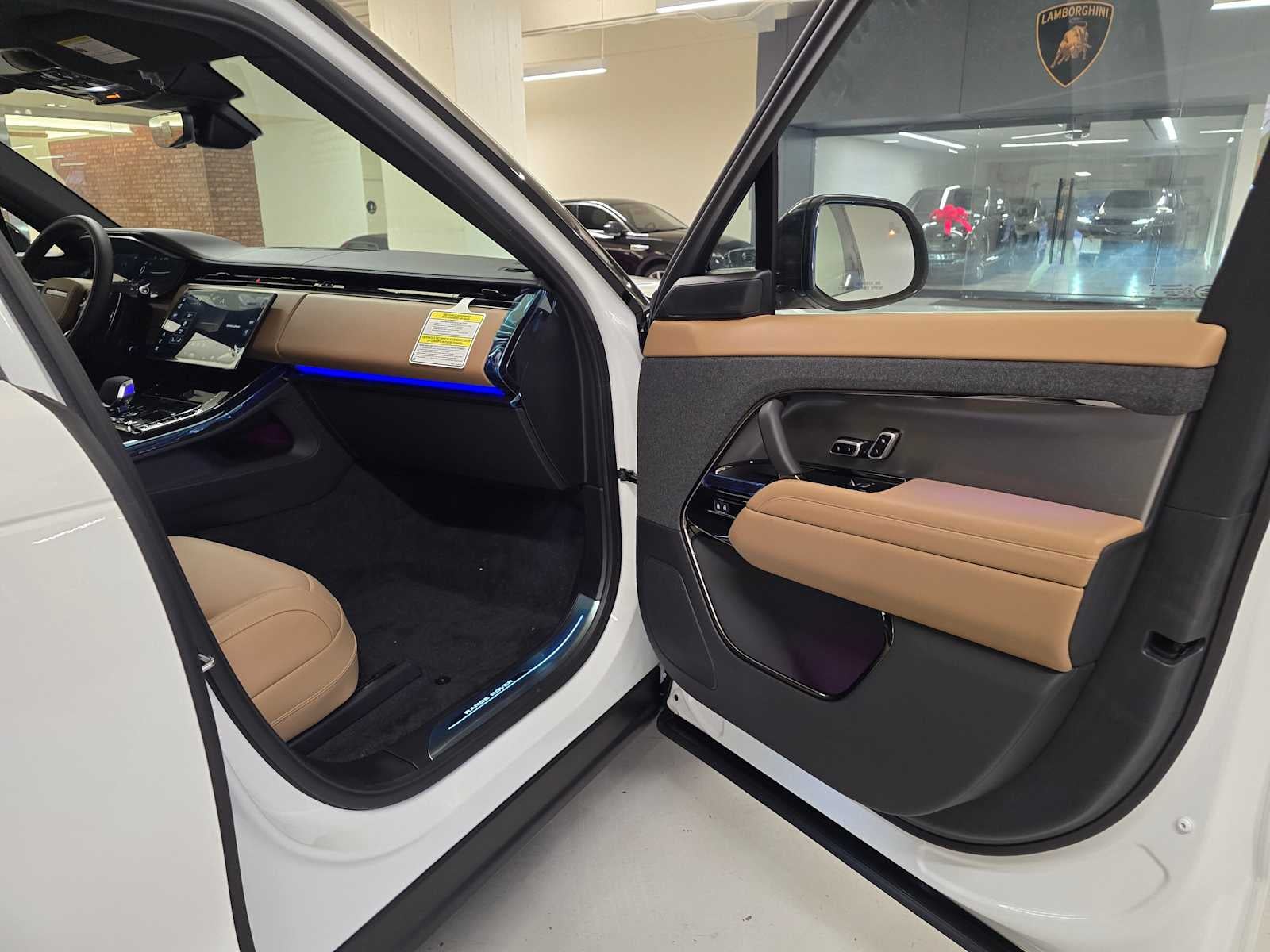 2026 Land Rover Range Rover Sport SE