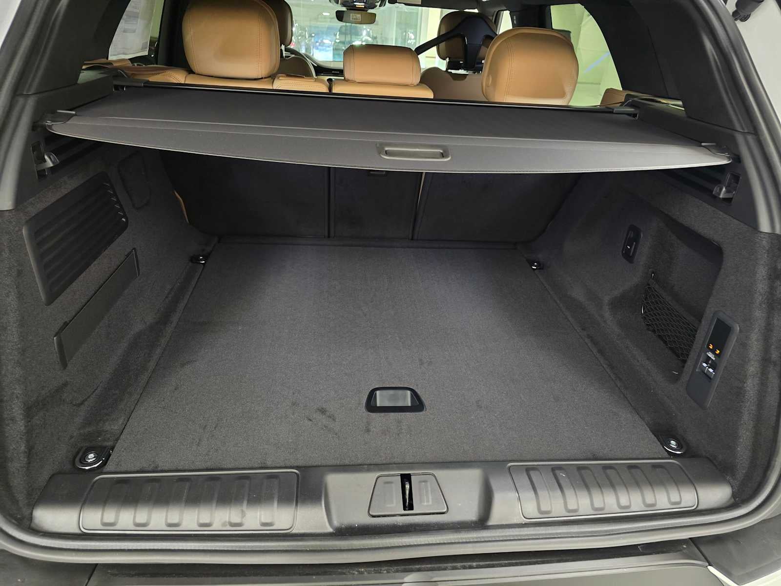 2026 Land Rover Range Rover Sport SE