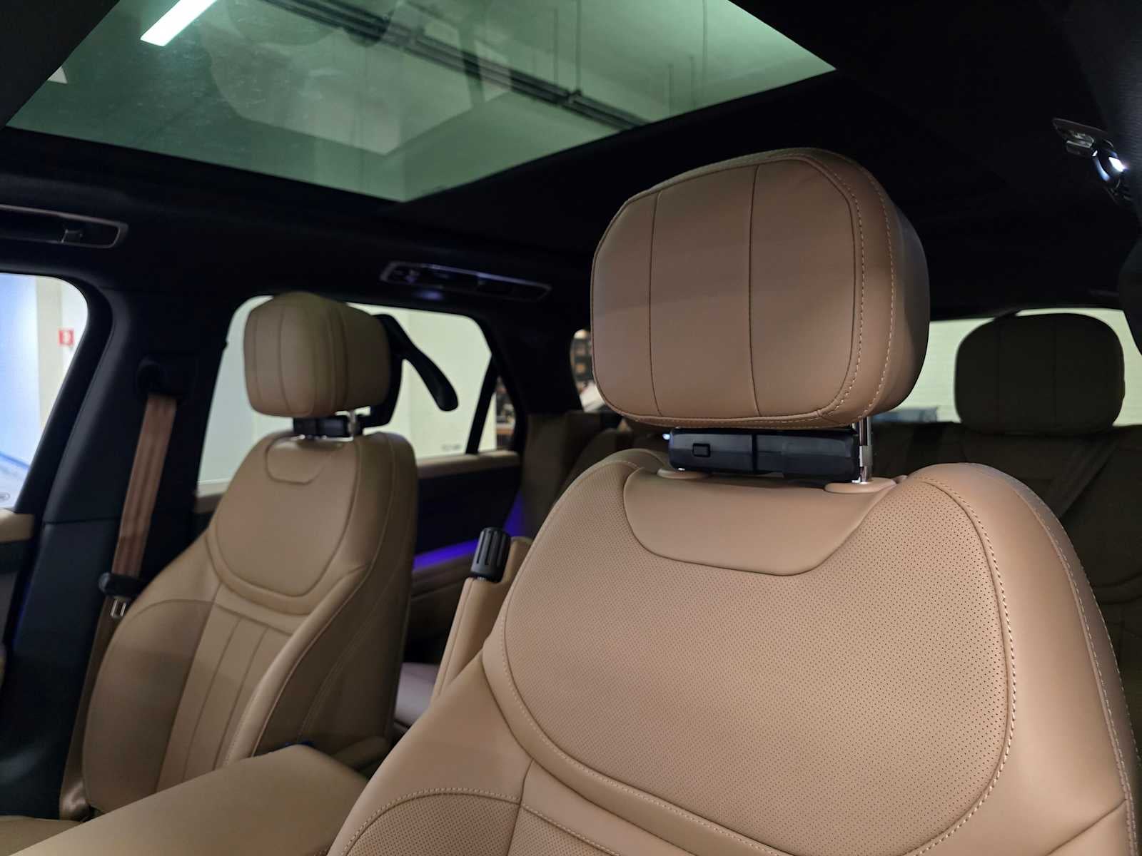 2026 Land Rover Range Rover Sport SE