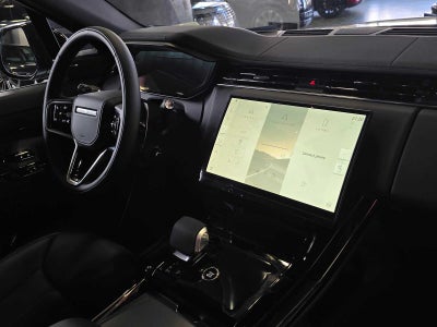 2026 Land Rover Range Rover Sport SE