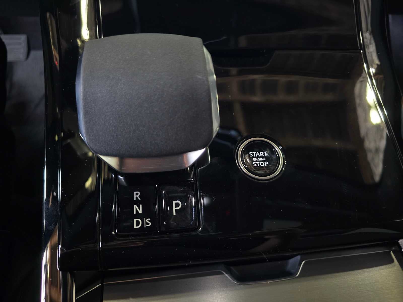 2026 Land Rover Range Rover Sport SE