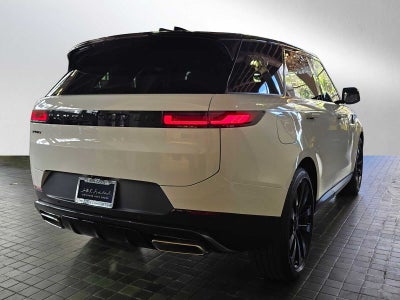 2026 Land Rover Range Rover Sport SE