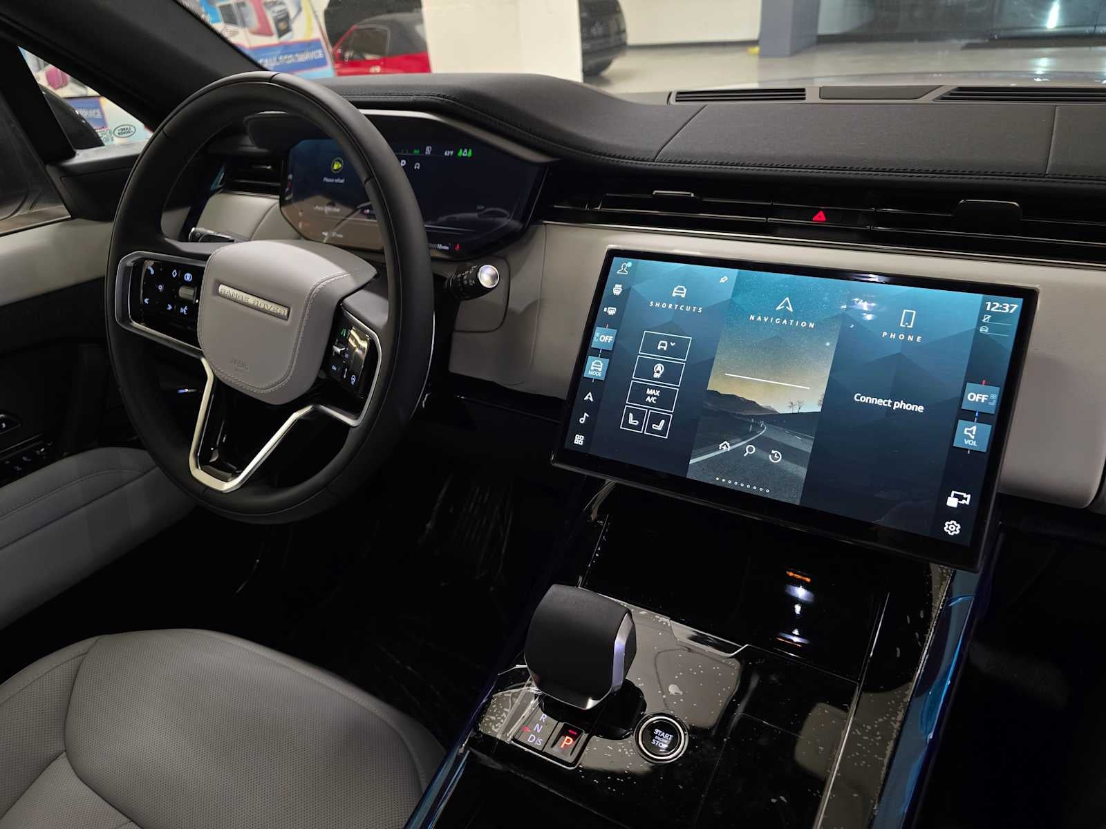 2026 Land Rover Range Rover Sport SE