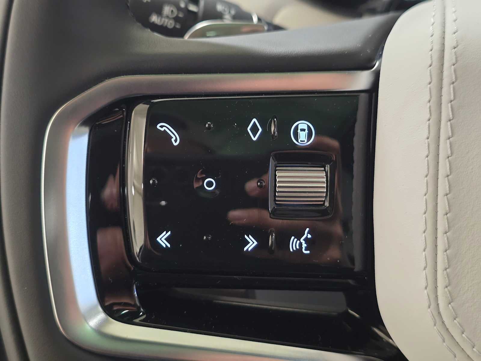 2026 Land Rover Range Rover Sport SE