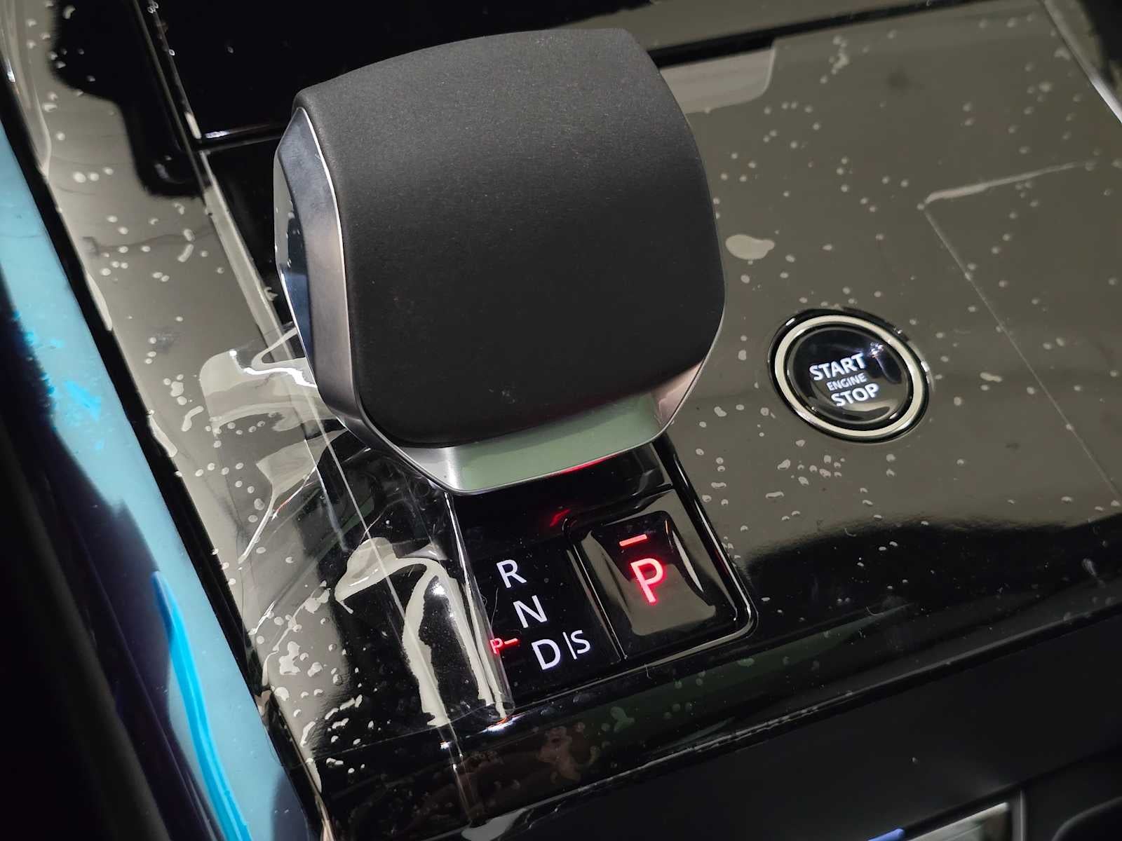 2026 Land Rover Range Rover Sport SE