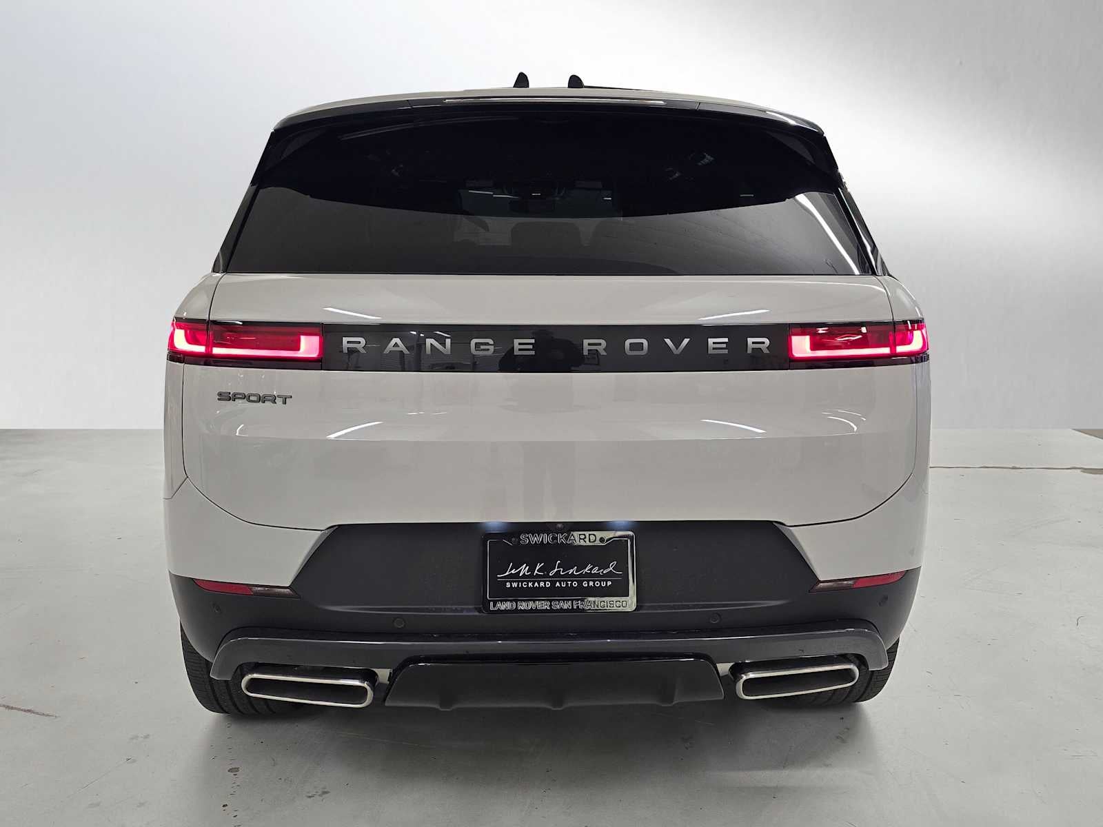 2026 Land Rover Range Rover Sport SE